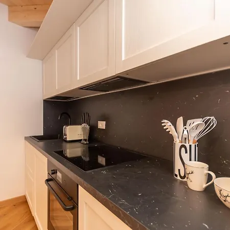 Ciesa Dela Maestra Apartment *
